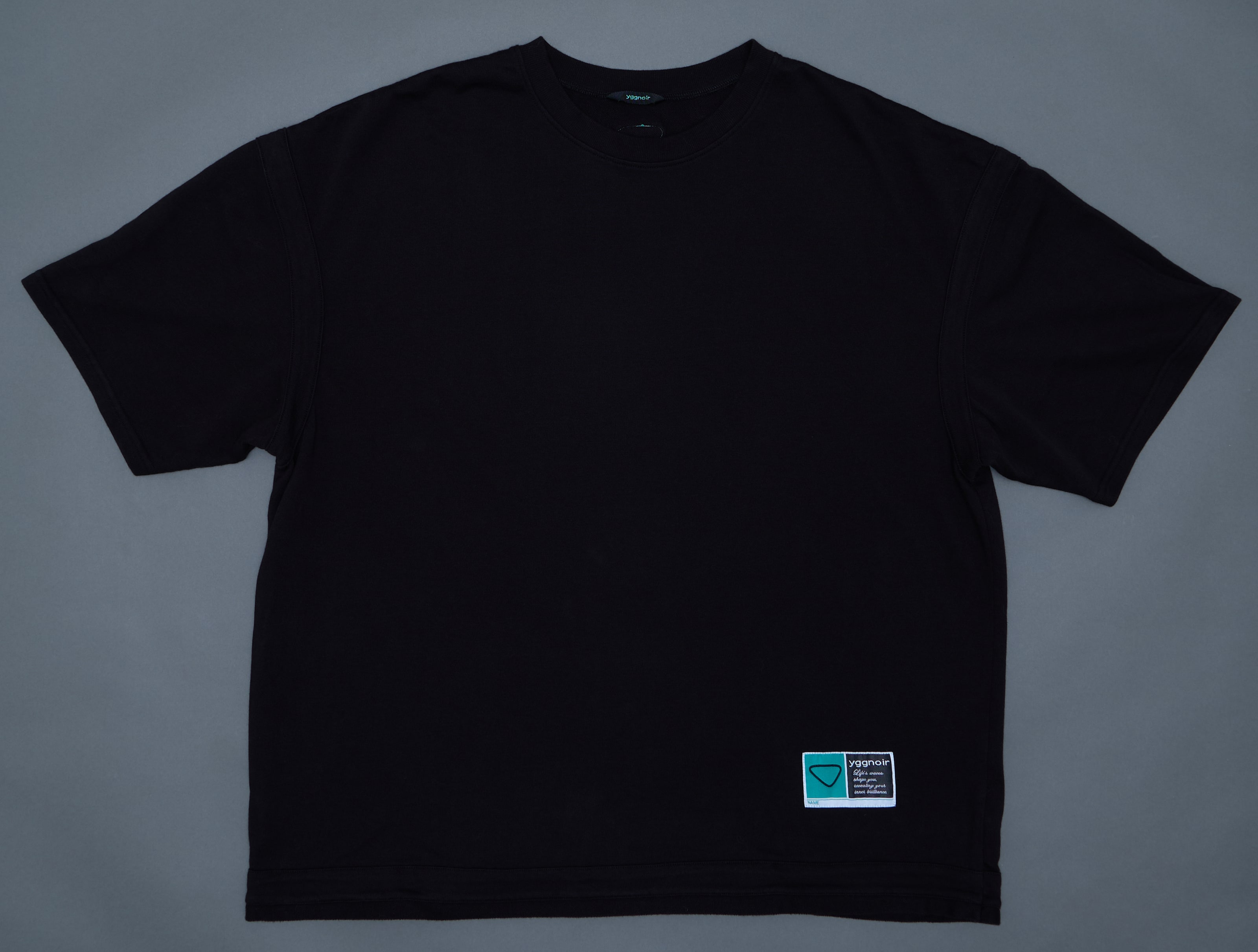 BIG T-SHIRT — 黒